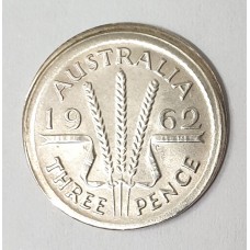 AUSTRALIA 1962 . THREEPENCE . ERROR . OFF CENTRE MIS-STRIKE